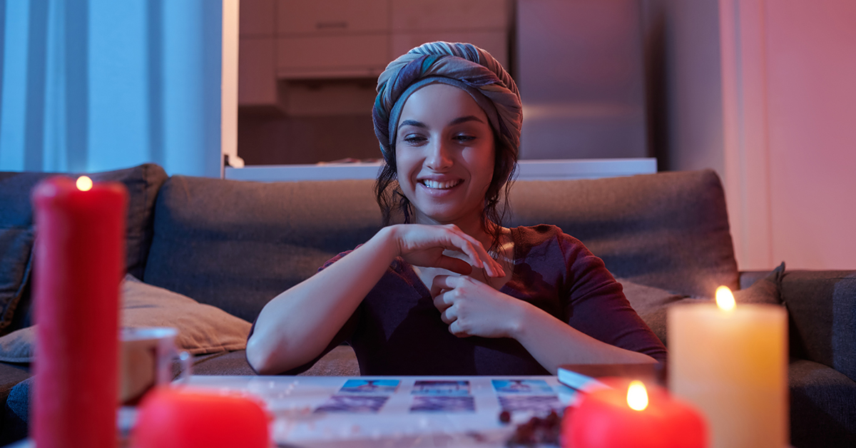 What is the Difference between a Psychic and a Clairvoyant?