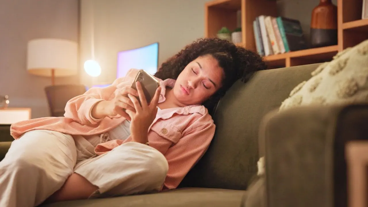 8 Small Changes for a Healthier Relationship With Your Phone