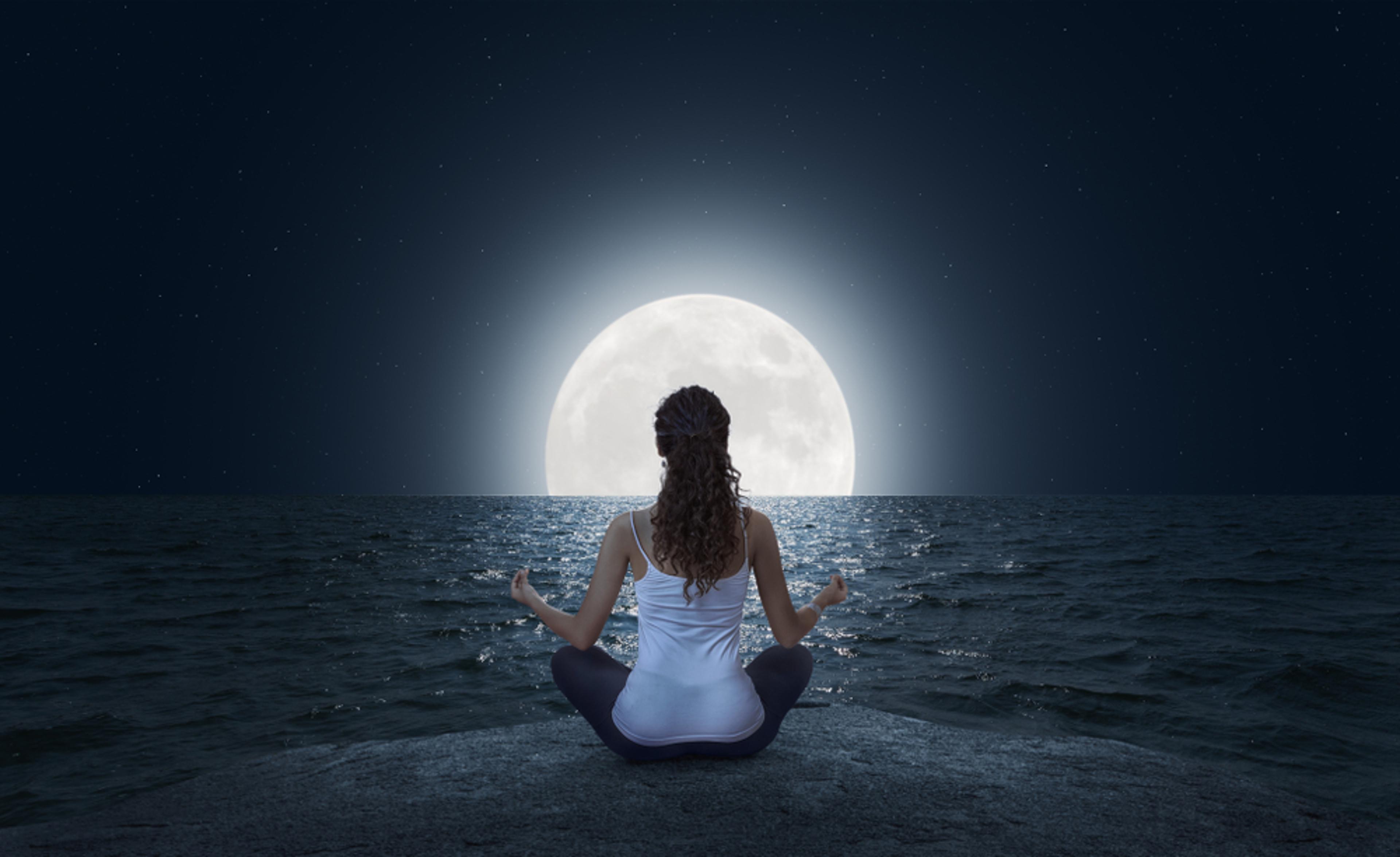 Sun in Scorpio, Moon in Leo Guide