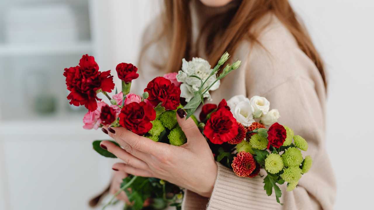 5 Signs You’re a True Romantic (Even If You’re Single!)