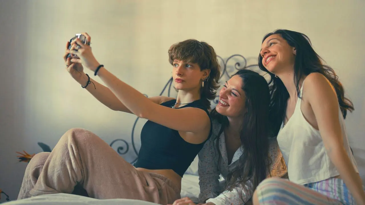 7 Ways to Make Your Social Life Feel Better, Not Busier
